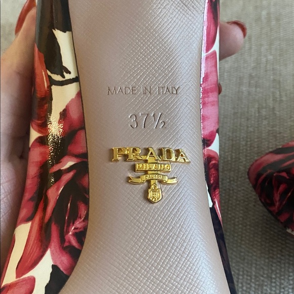 Prada Pink Floral Print Patent Leather Pointed-Toe Pumps Heels Size 37.5 /7.5 US - Picture 10 of 15